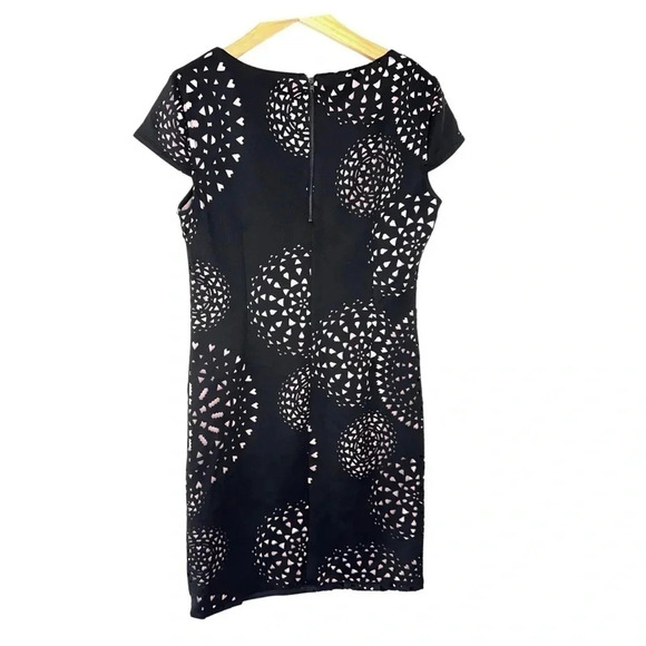 dress barn Camryn 12 black laser cut short sleeve dress‎ - Picture 5 of 7